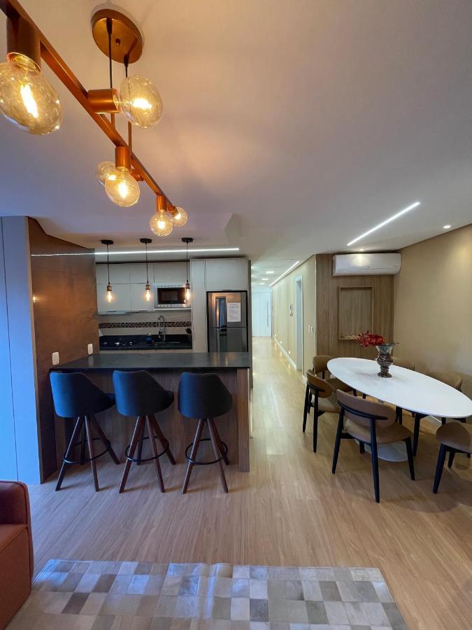 Apartamento Espetacular, 2 Suites, A 30M Da Rua Coberta Gramado Eksteriør billede
