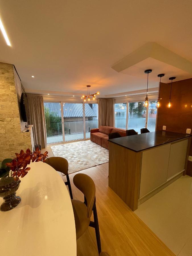 Apartamento Espetacular, 2 Suites, A 30M Da Rua Coberta Gramado Eksteriør billede