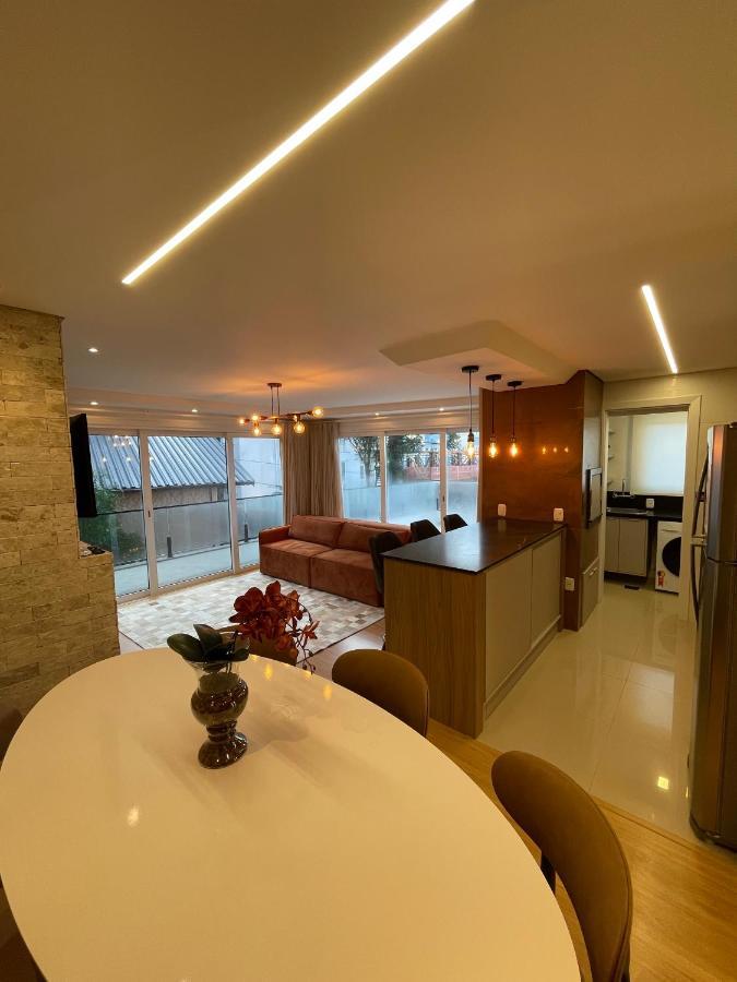Apartamento Espetacular, 2 Suites, A 30M Da Rua Coberta Gramado Eksteriør billede